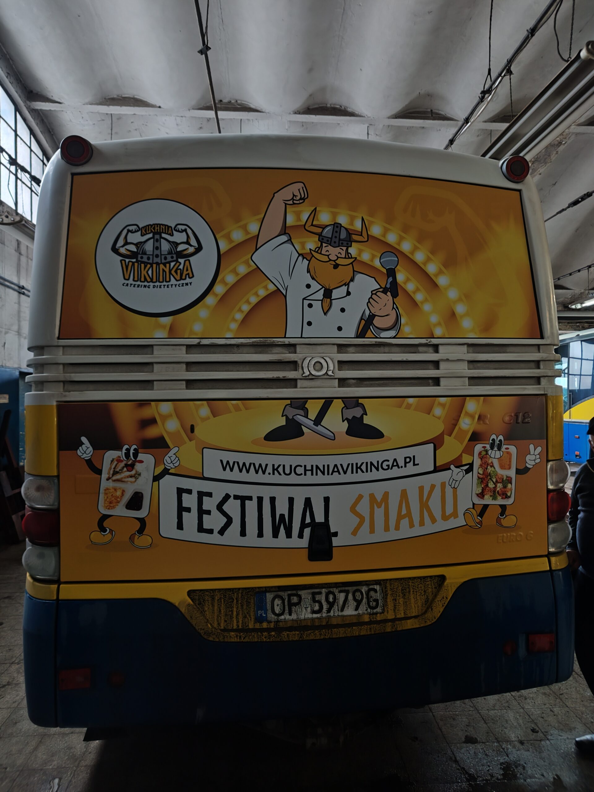 oklejanie autobusu