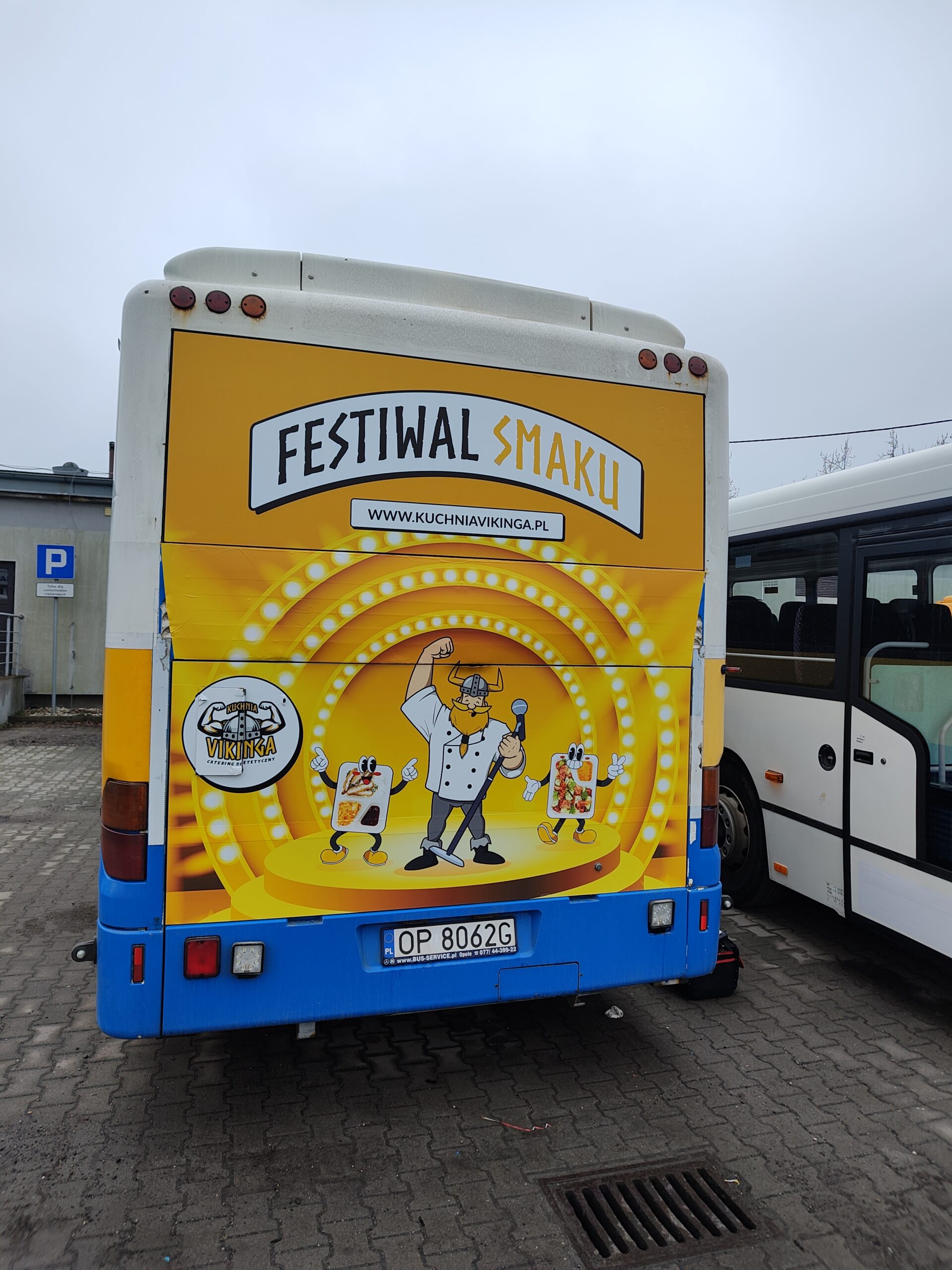 oklejanie autobusu